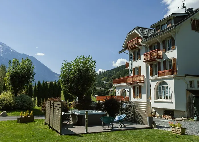 Chalet Hotel La Sapiniere