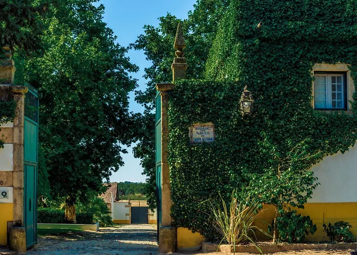 Casa das Naves de Sto António