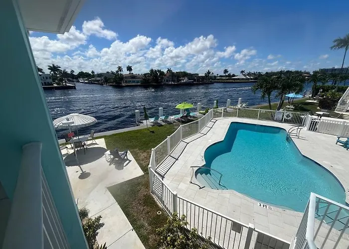 Aloha Apartments On The Intracoastal-Walk To The Beach