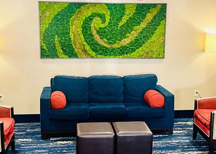 Comfort Inn & Suites North