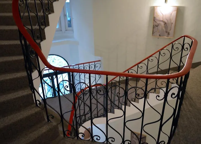 Cafe Zentral, Zimmer mit Frühstück