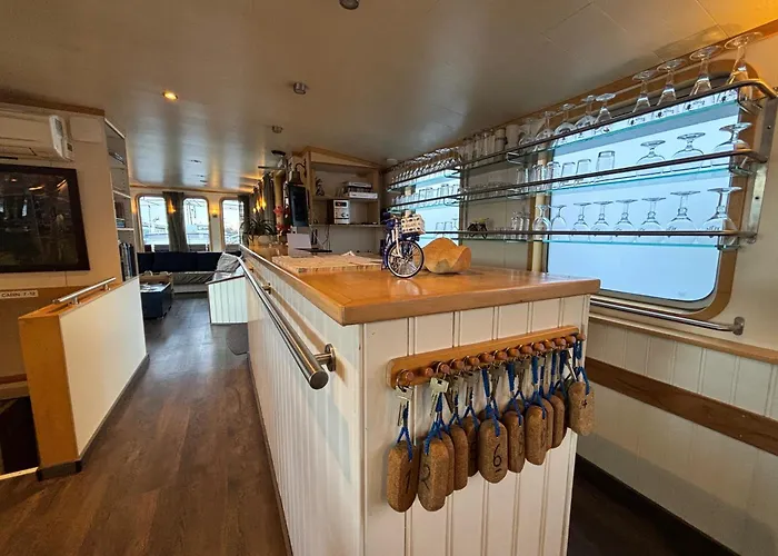 Hotelboat Iris