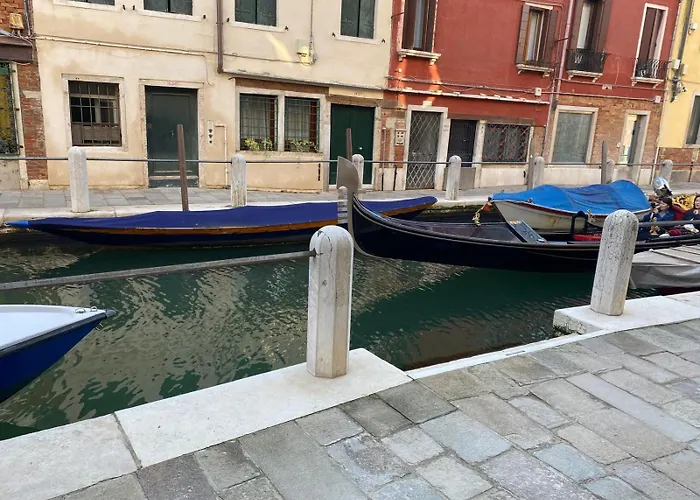 Ca' San Trovaso - 6 Rooms