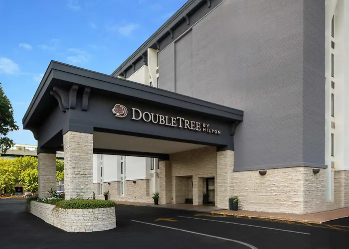 Doubletree By Hilton Montgomery Downtown