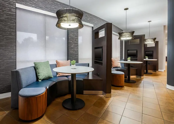 Courtyard By Marriott