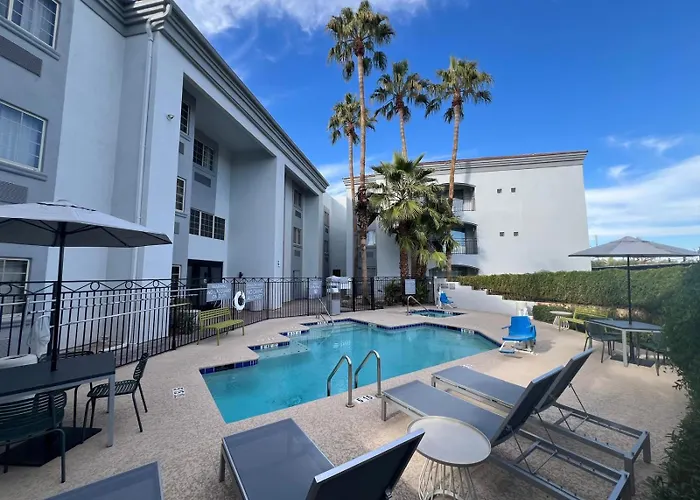 Spark By Hilton Phoenix--Peoria