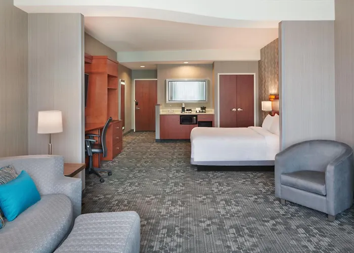 Courtyard By Marriott Ottawa East