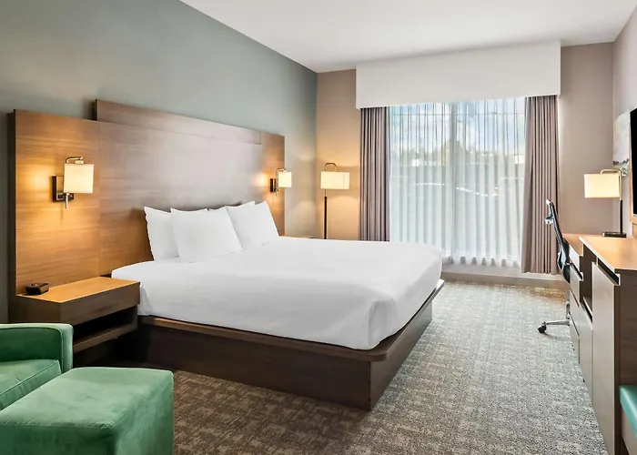 Best Western Plus Pitt Meadows Inn & Suites