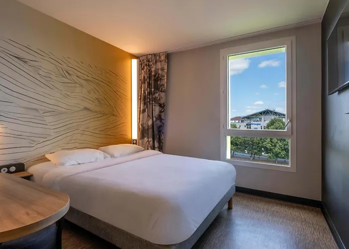 B&B HOTEL Saintes