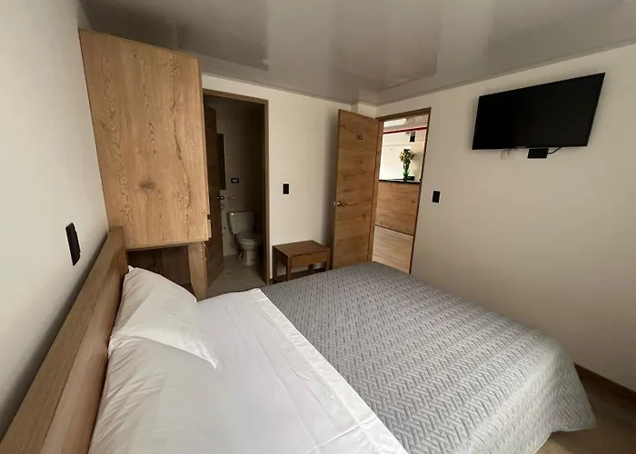 Hotel Zafiro Express