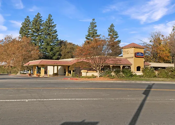 Howard Johnson By Wyndham Sacramento Downtown