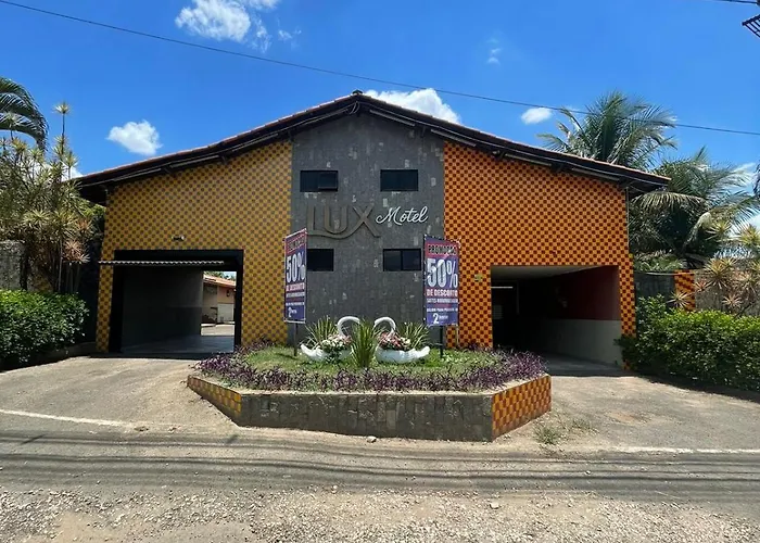 Lux Motel