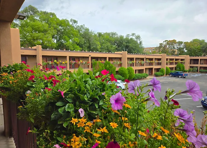 El Sendero Inn, An Ascend Collection