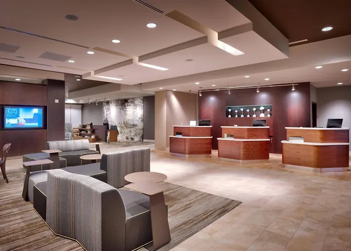 Courtyard By Marriott Downtown