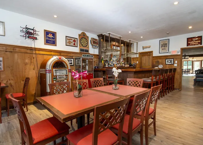 Grey Bonnet Inn
