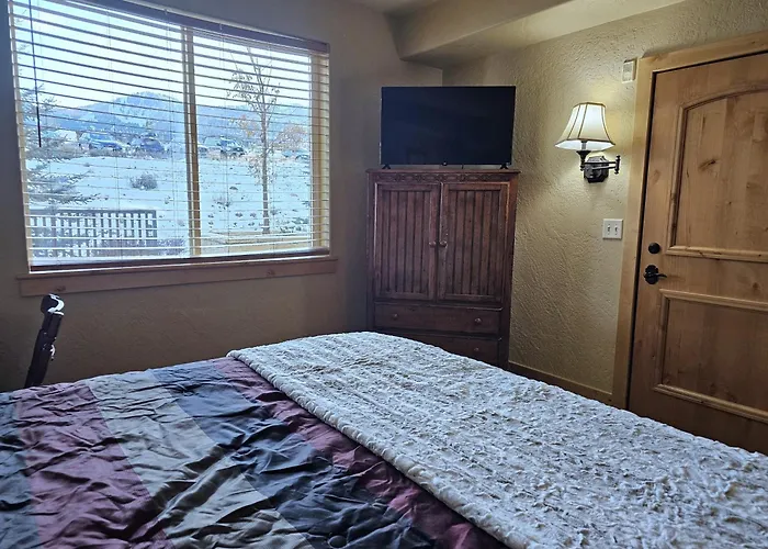 Ski-In, Ski-Out, Canyons, Silverado, King, Hot Tub, Free Coffee Bar
