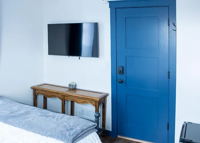 Van Wormer Room 201, Hyland Hotel