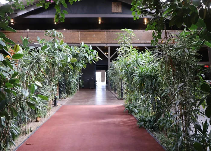 Historic Cow Palace Inn