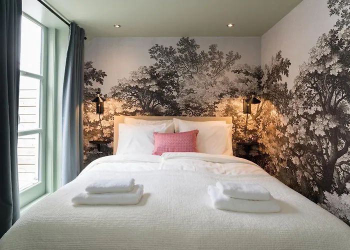 Six Boutique Hotel