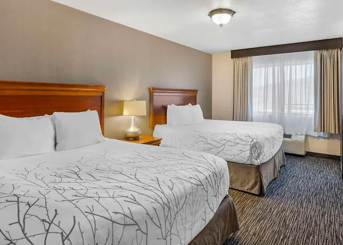 Best Western Plus Landmark Inn