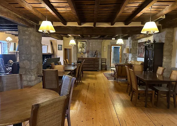 Santuari Mare de Déu Del Mont Restaurant-Hostatgería