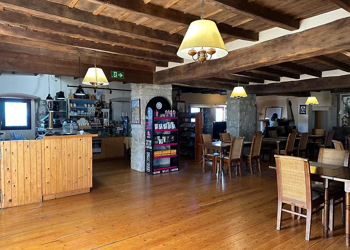 Santuari Mare de Déu Del Mont Restaurant-Hostatgería