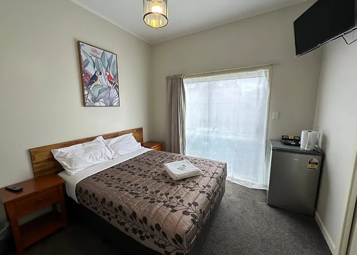 Airport Westney Lodge