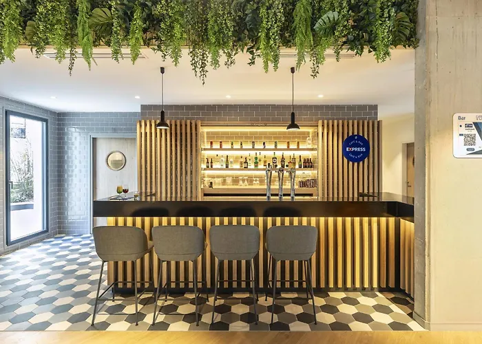 Holiday Inn Express Paris - Poissy By Ihg