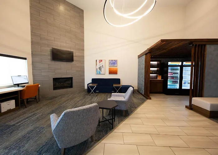 Holiday Inn Express - By Ihg