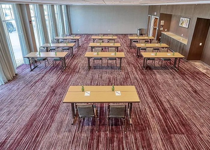 Courtyard By Marriott North Brunswick
