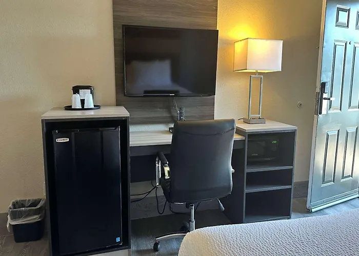 Days Inn By Wyndham San Diego Vista