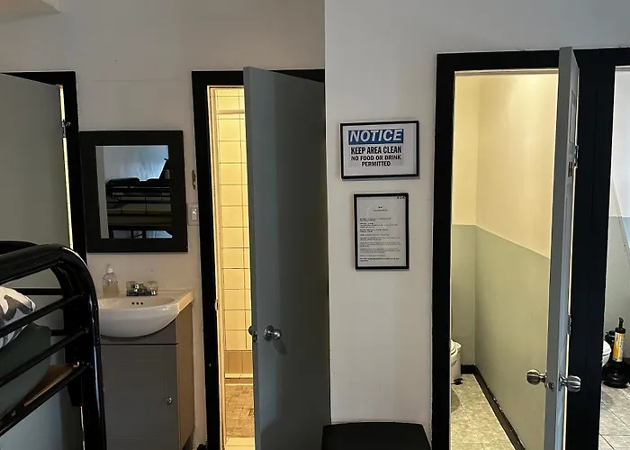 Queen Nest Hotel