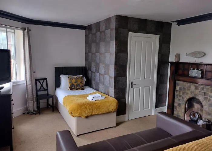 The Crown Inn - Rooms Keynsham
