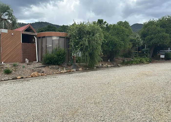 Mountain Creek Motel Bar & Restaurant Mount Beauty
