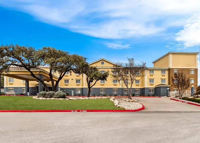 Quality Inn & Suites Airport - Stone Oak