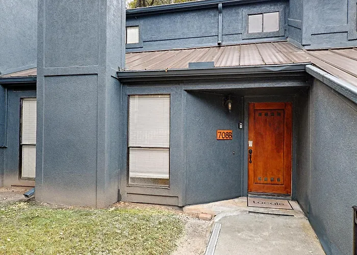 Heart Of Austin Hideaway