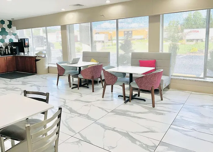 Quality Inn & Suites Mcdonough South I-75