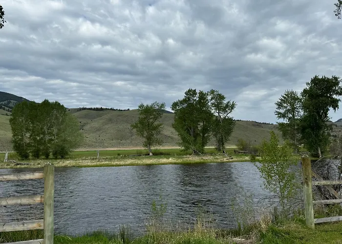 Sportsman Lodge Melrose Mt
