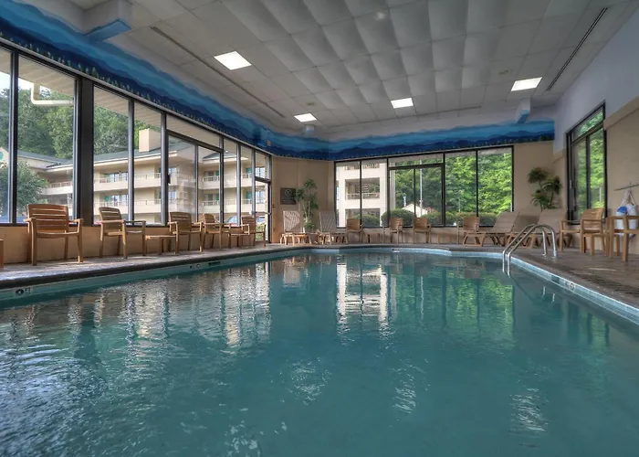 Comfort Inn & Suites At Dollywood Lane