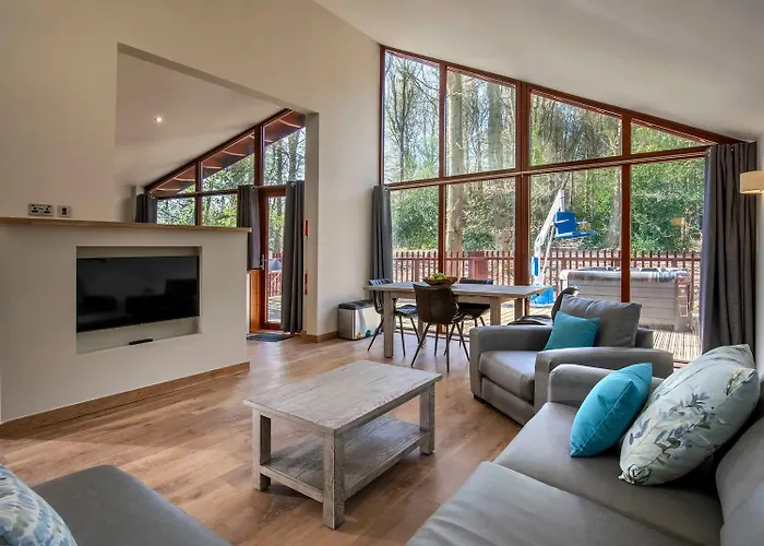 Ardgartan Argyll Cabins - Forest Holidays Arrochar