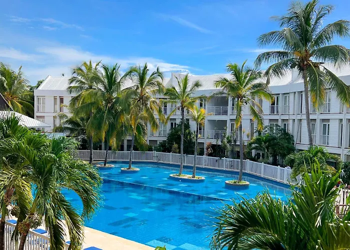 Hotel Blue Cove By On Vacation