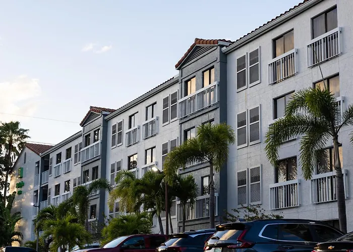 Holiday Inn & Suites Boca Raton - North