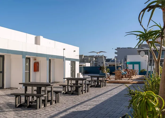 Mojo Hotel & Market