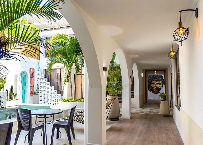 Casana Rosa Hotel
