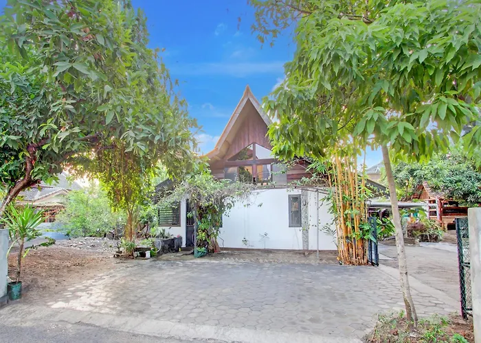 Capital O 94274 Homestay Balimoelih