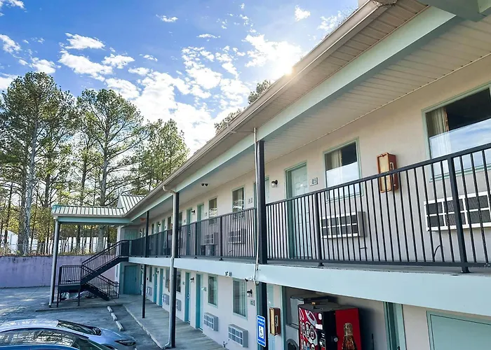 Garden Inn & Suites