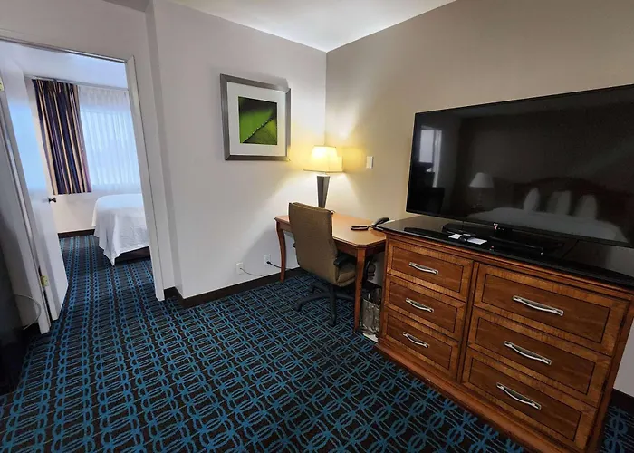 Ramada Bayside Inn & Suites Eureka