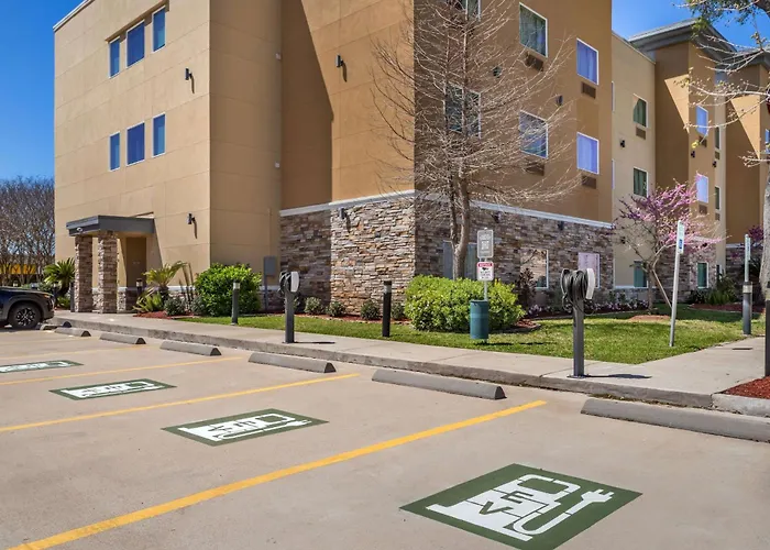 Best Western Plus Lake Jackson Inn & Suites