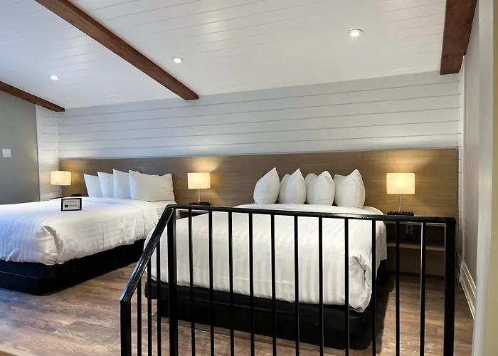Colonial & Suites