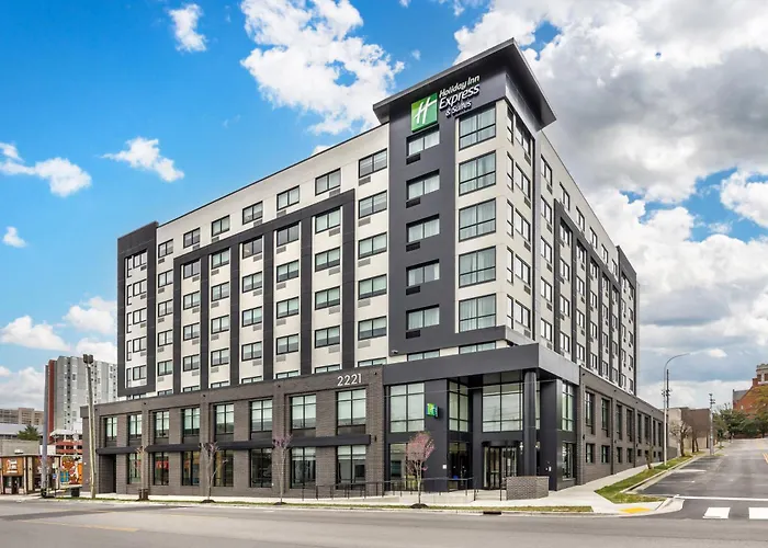 Holiday Inn Express & Suites Nashville West End - Univ Area By Ihg